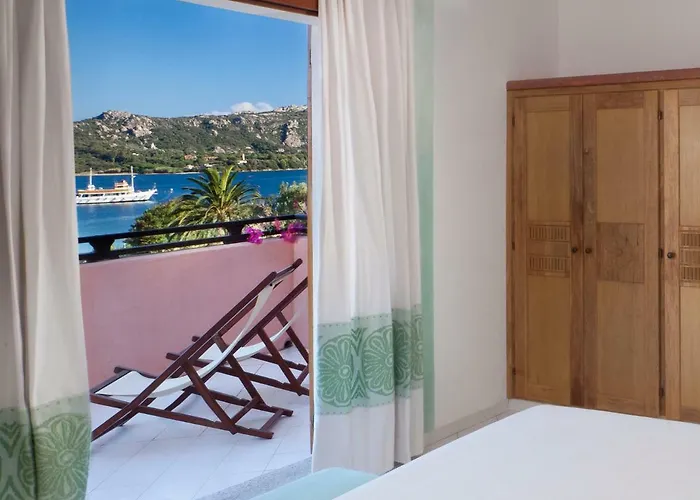 Hotel Cala Di Falco 4*