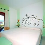 Hotel Cala Di Falco 4*
