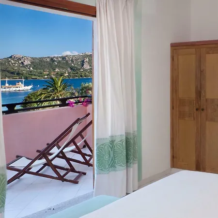 Ξενοδοχείο Cala Di Falco 4*